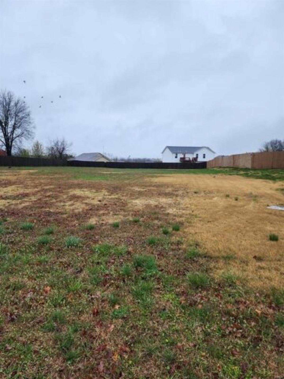 Picture of Residential Land For Sale in Saint Robert, Missouri, United States