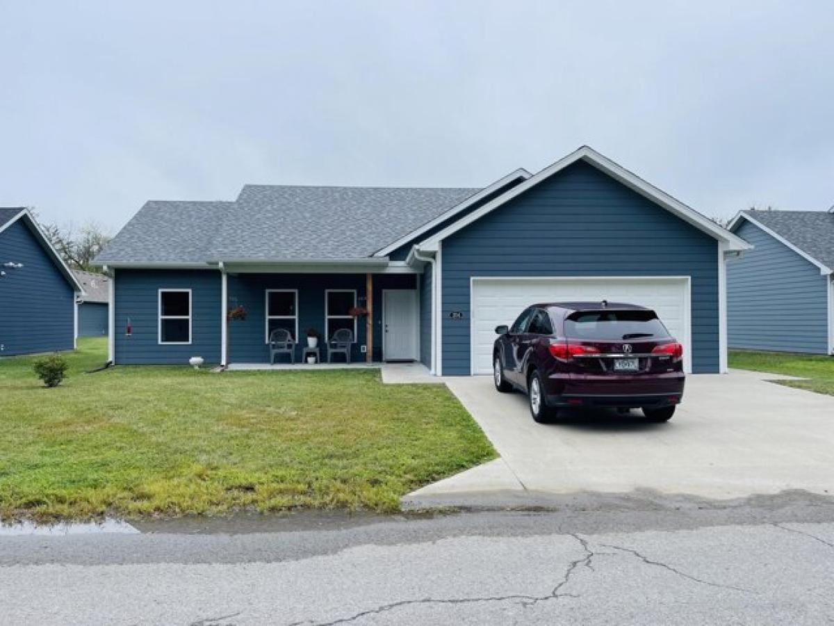 Picture of Home For Sale in Centralia, Missouri, United States