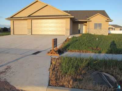 Home For Sale in Harrisburg, South Dakota