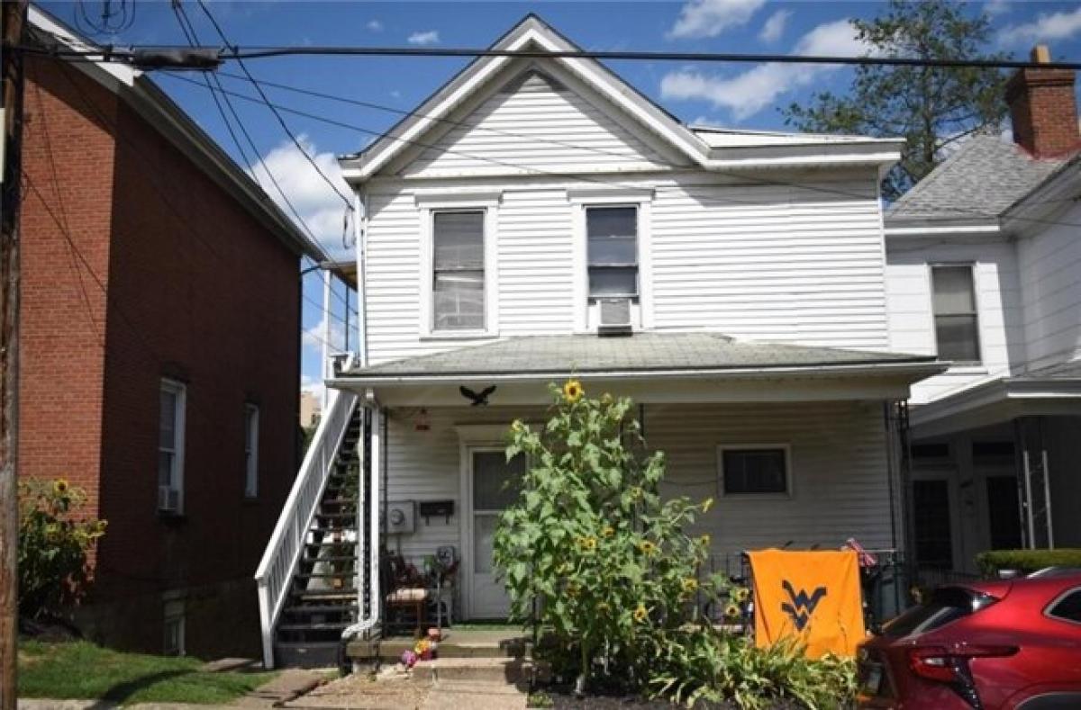 Picture of Home For Sale in Greensburg, Pennsylvania, United States