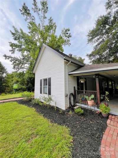 Home For Sale in Rutherfordton, North Carolina