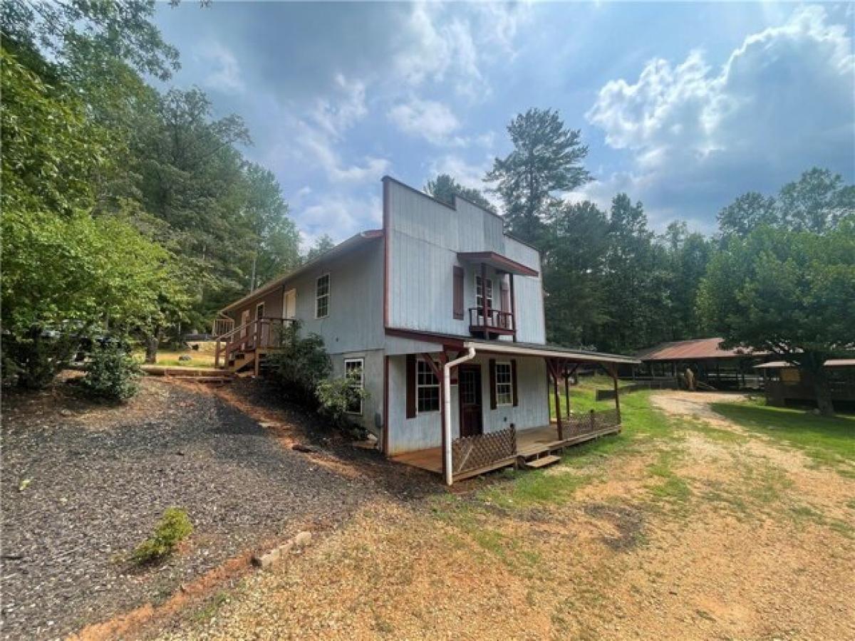 Picture of Home For Sale in Mountain Rest, South Carolina, United States