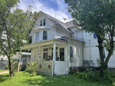 Home For Sale in Waukegan, Illinois