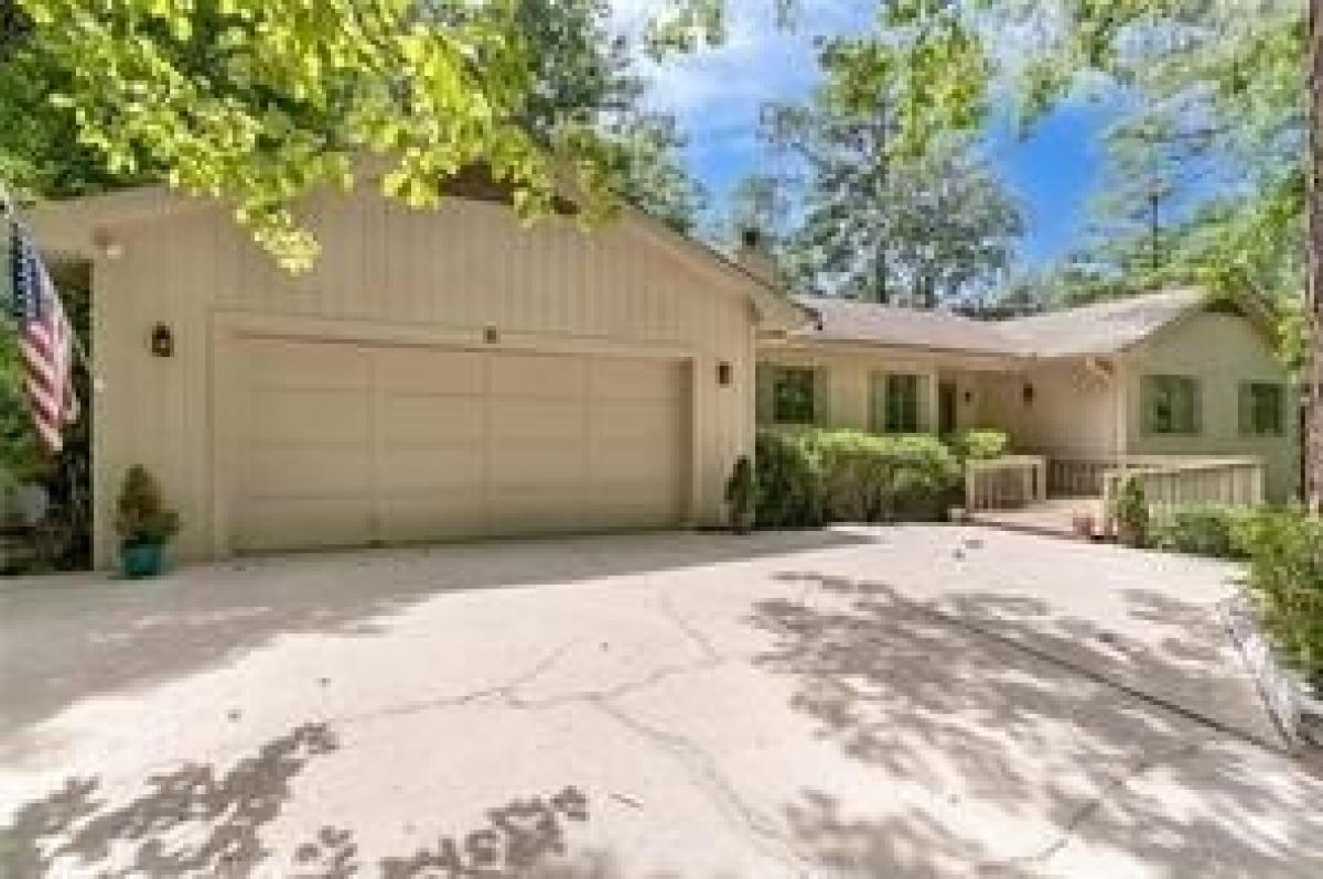 Picture of Home For Sale in Salem, South Carolina, United States