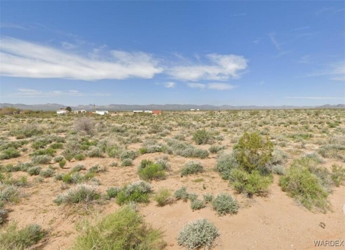 Picture of Residential Land For Sale in Golden Valley, Arizona, United States