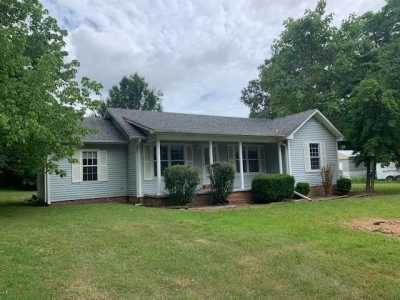 Home For Sale in Gleason, Tennessee