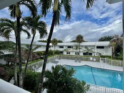 Apartment For Rent in Ocean Ridge, Florida