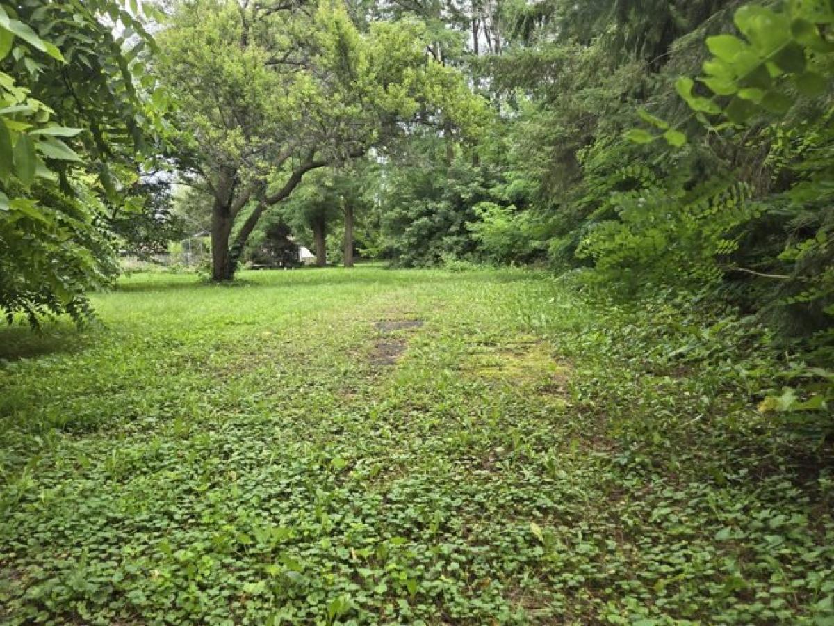 Picture of Residential Land For Sale in Saint Francis, Wisconsin, United States