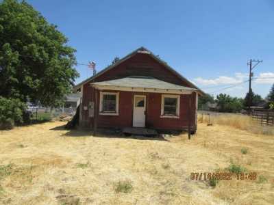 Home For Sale in Dorris, California