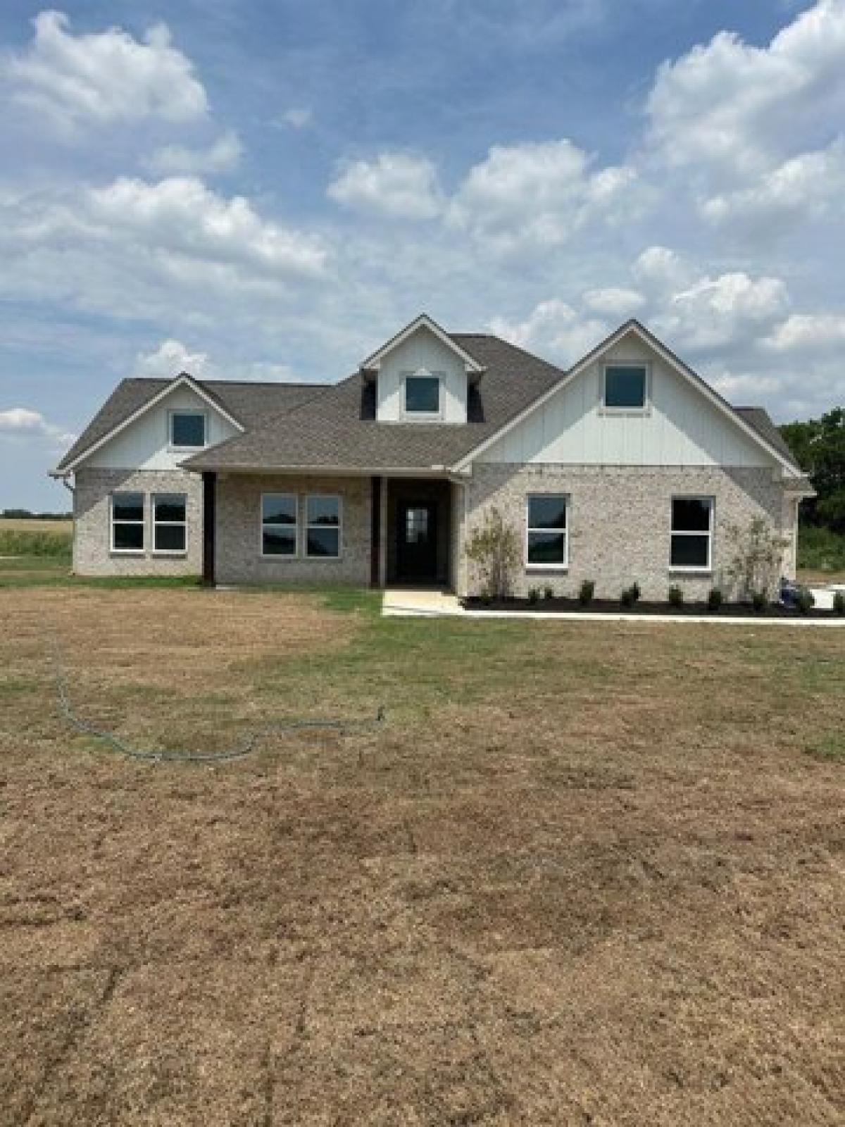 Picture of Home For Sale in Lone Oak, Texas, United States