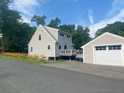 Home For Sale in Middlefield, Connecticut