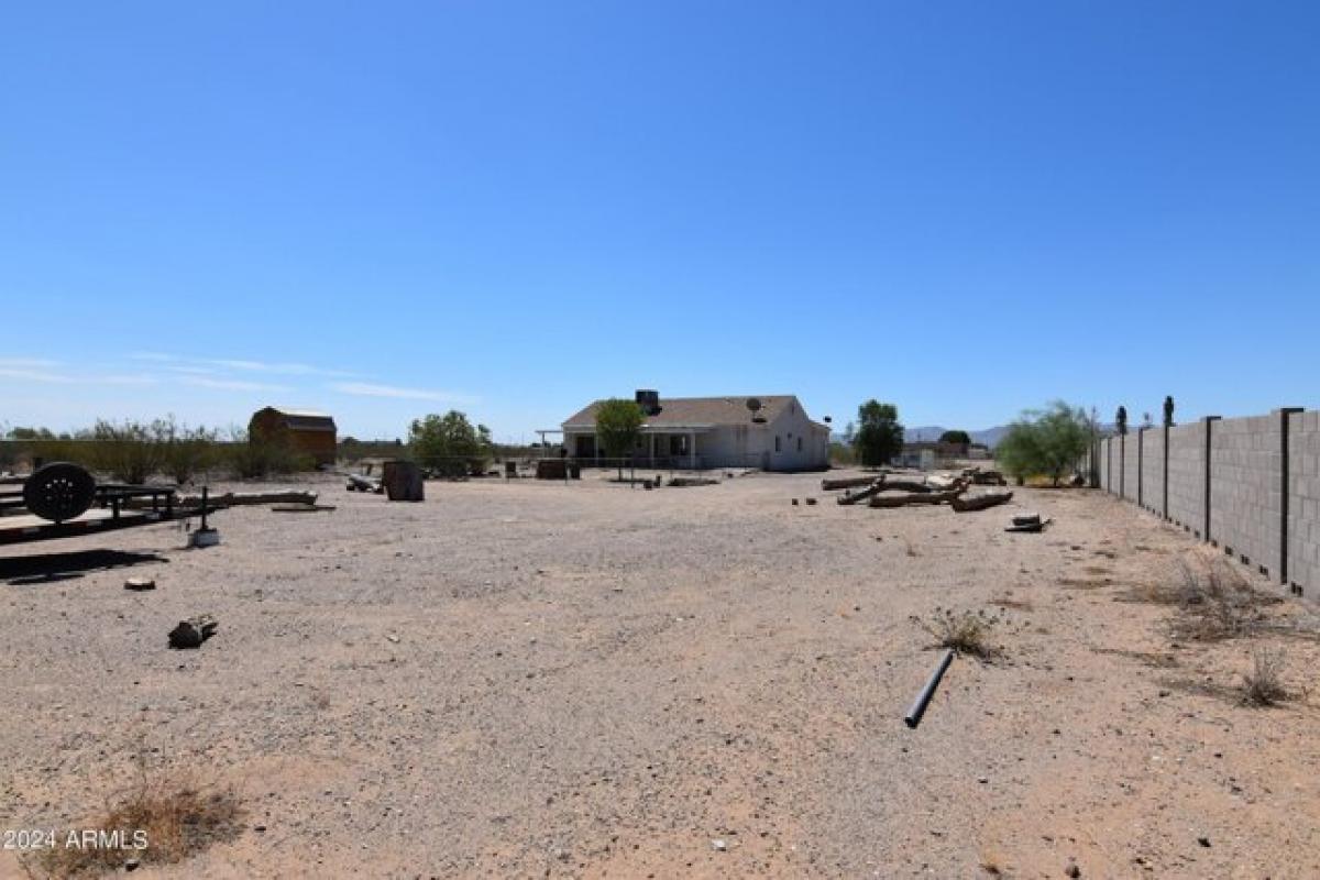 Picture of Home For Sale in Wittmann, Arizona, United States