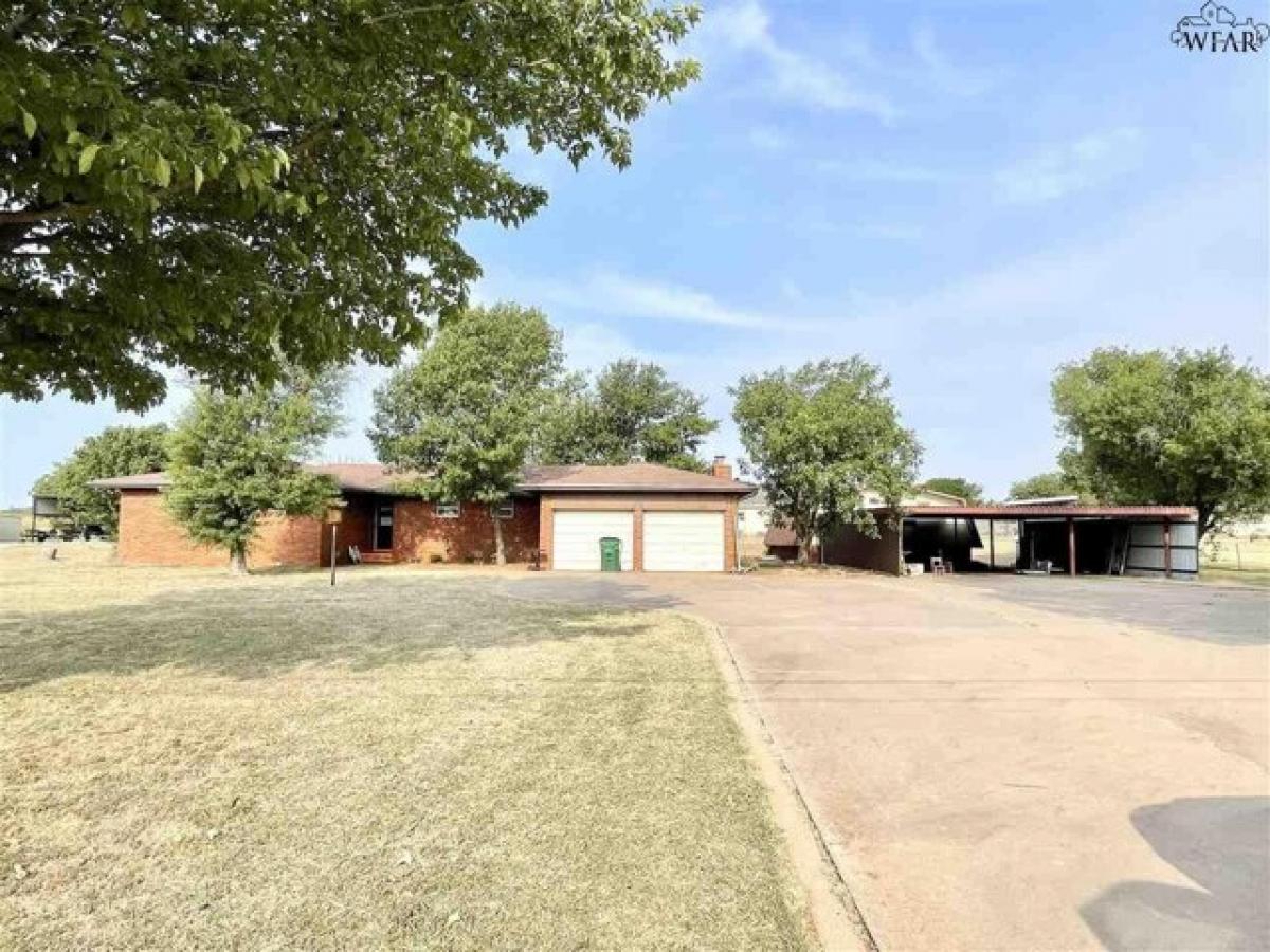 Picture of Home For Sale in Iowa Park, Texas, United States