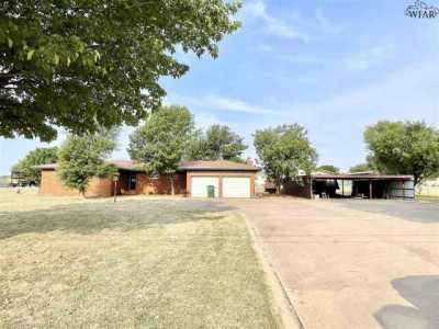 Home For Sale in Iowa Park, Texas