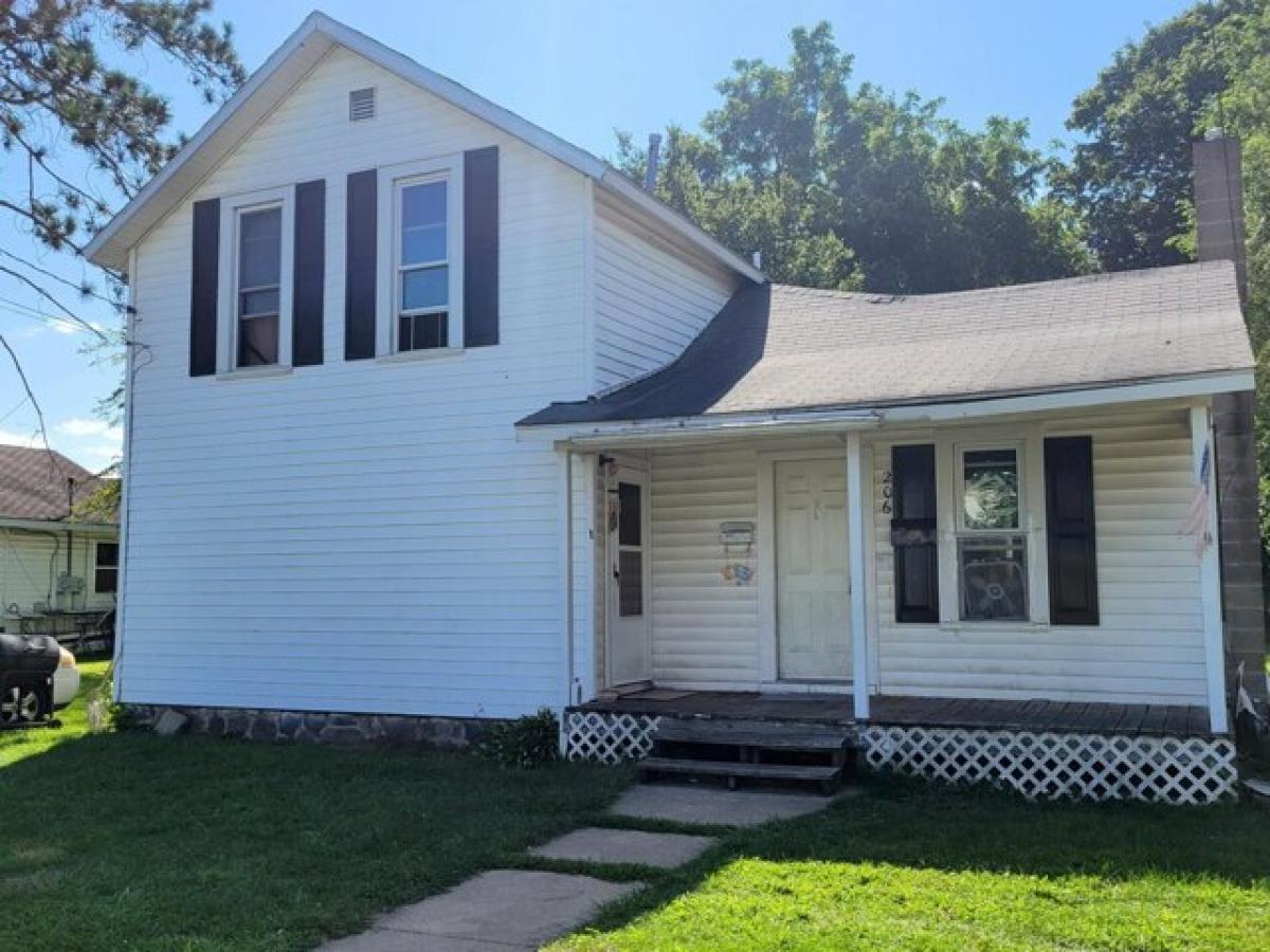 Picture of Home For Sale in Sturgis, Michigan, United States