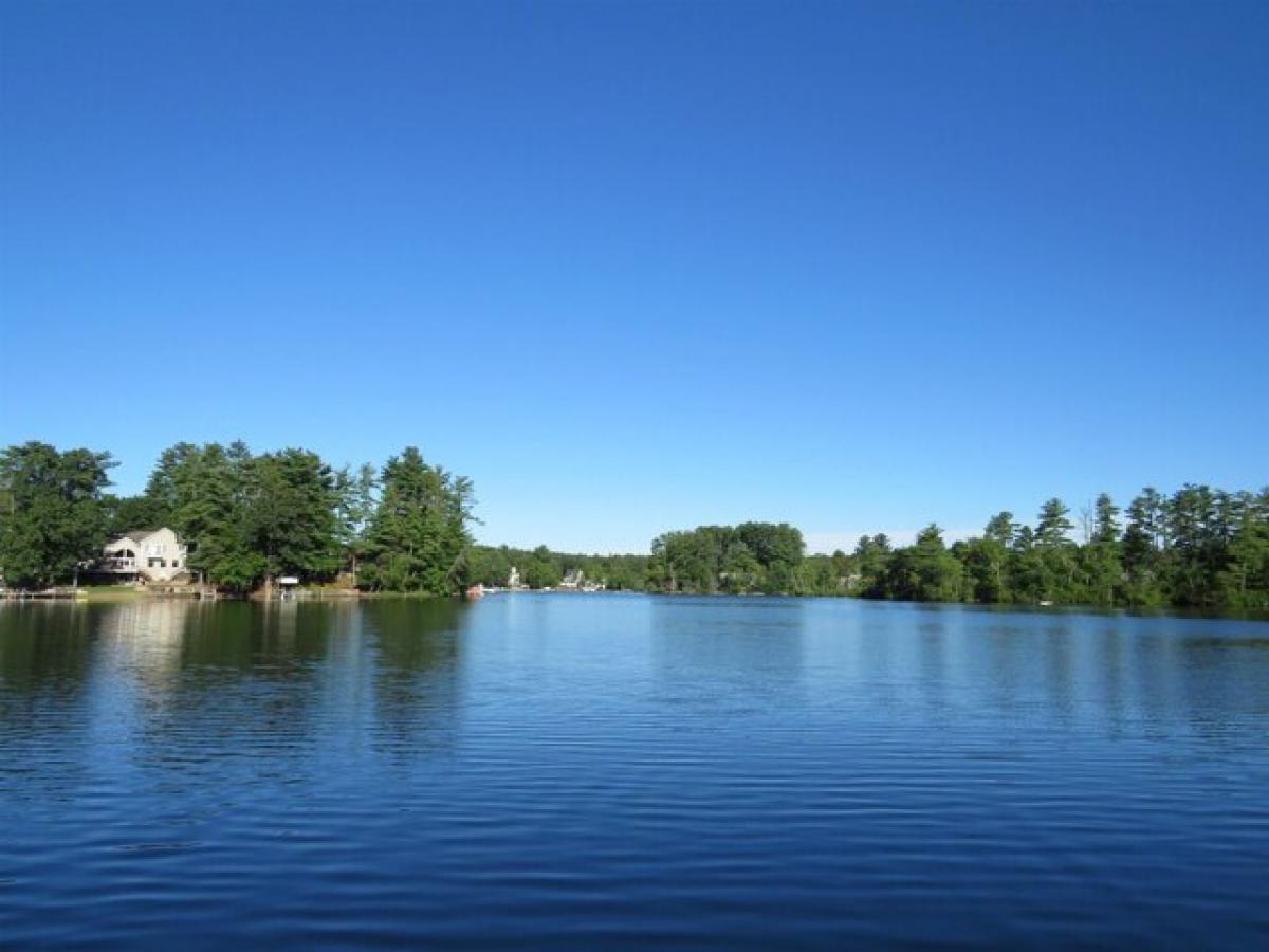 Picture of Home For Sale in Salem, New Hampshire, United States