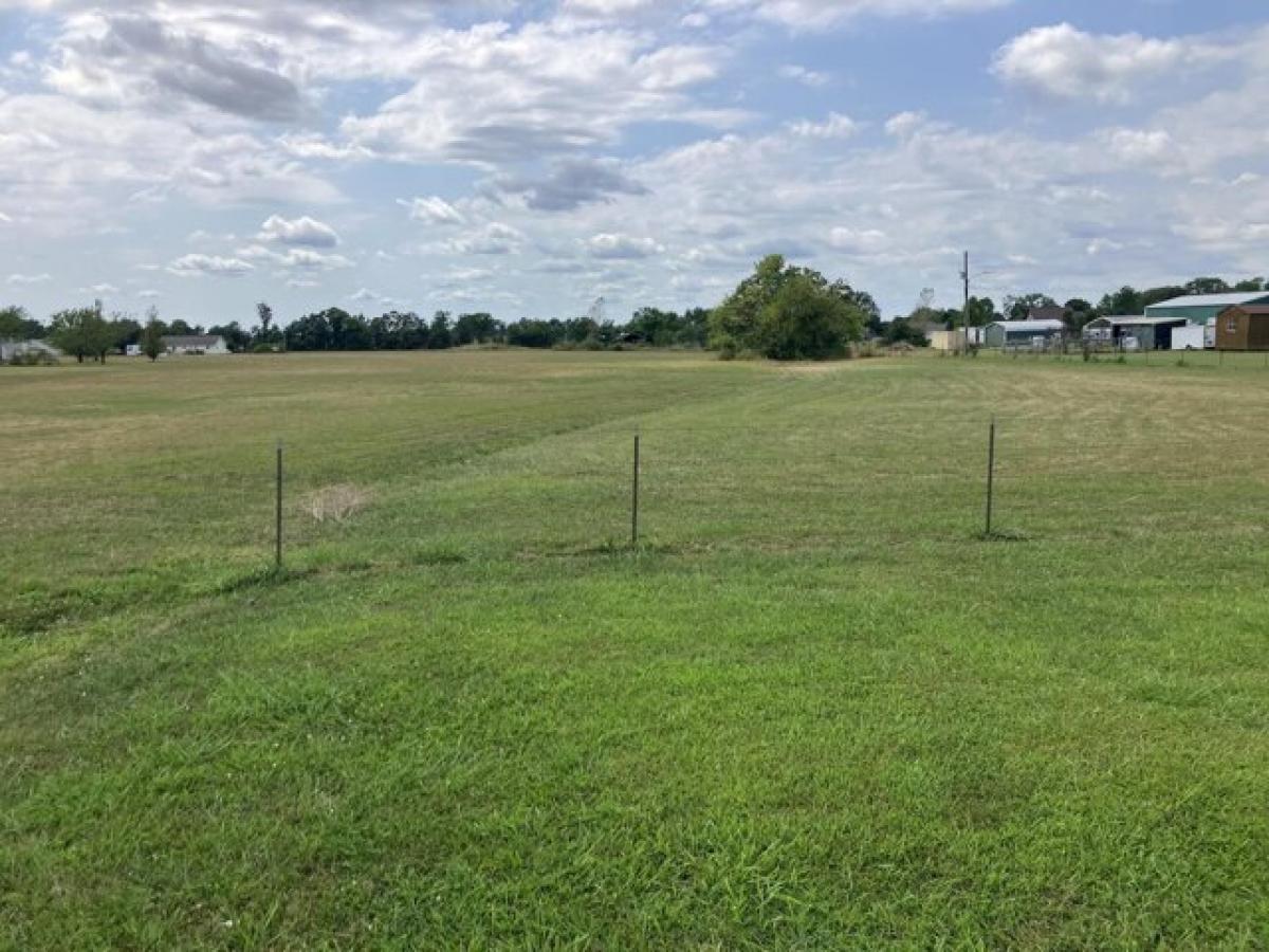 Picture of Residential Land For Sale in Cassville, Missouri, United States