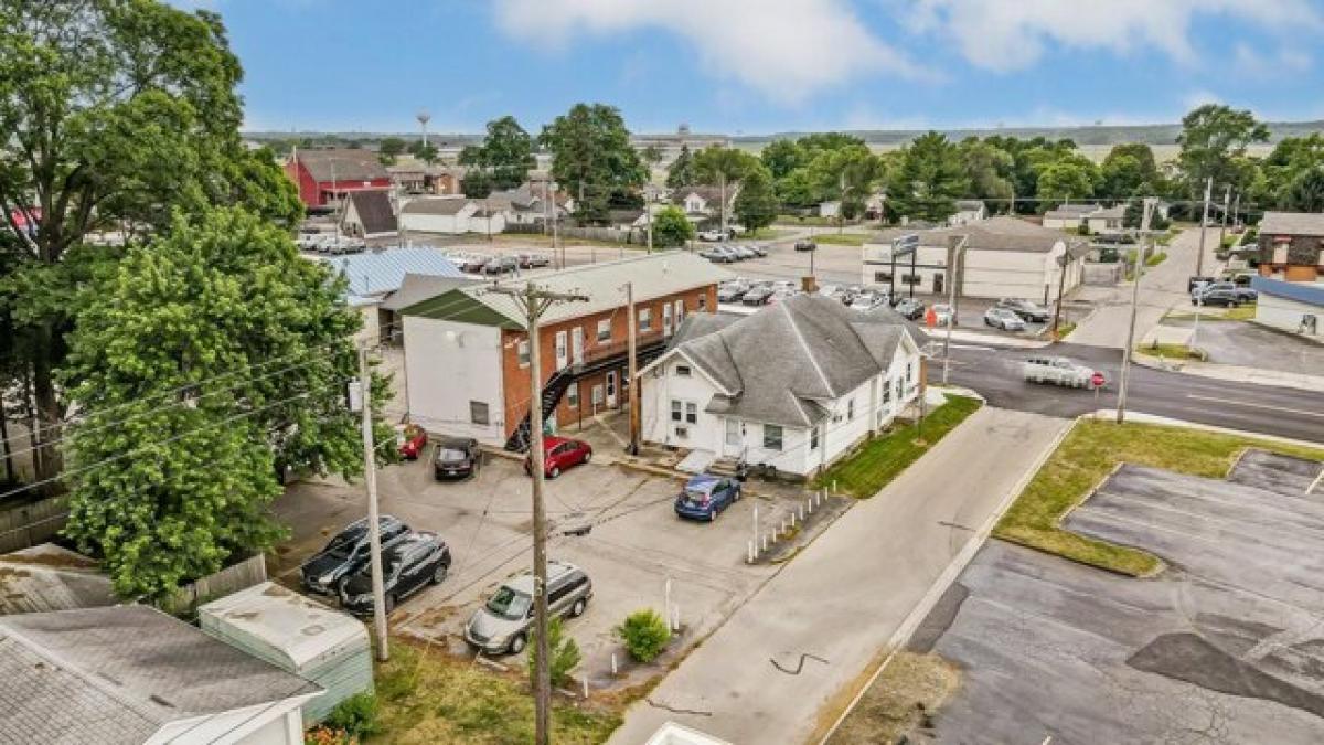 Picture of Home For Sale in Fairborn, Ohio, United States