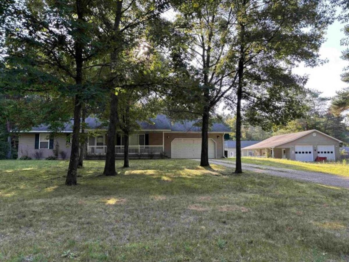 Picture of Home For Sale in Farwell, Michigan, United States