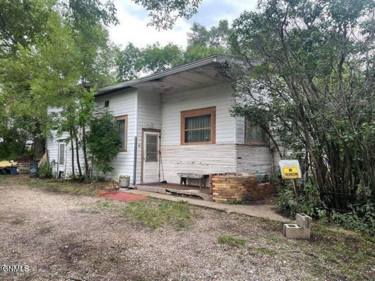 Picture of Home For Sale in Jamestown, North Dakota, United States