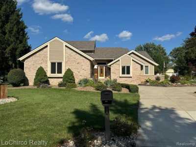 Home For Sale in Rochester Hills, Michigan