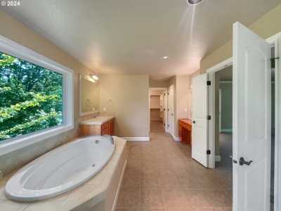 Home For Sale in Sherwood, Oregon