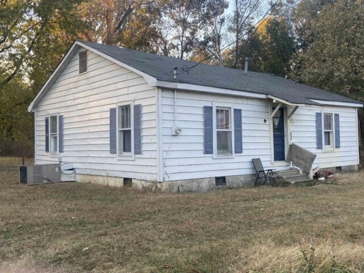 Picture of Home For Sale in Friendship, Tennessee, United States