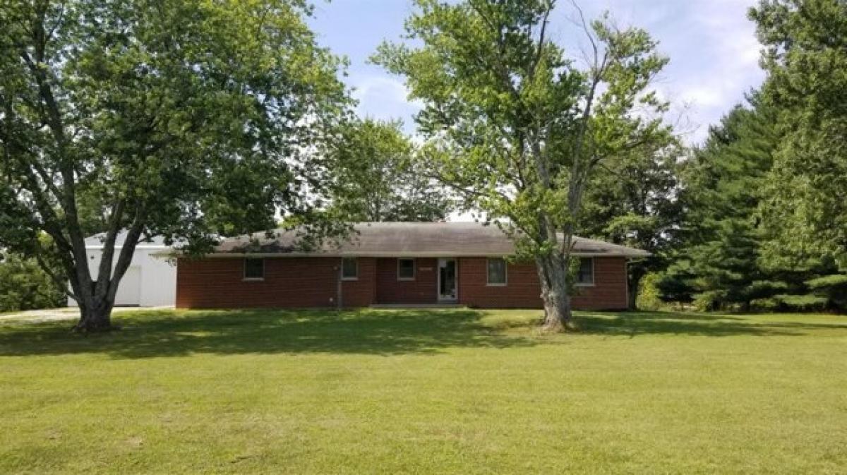 Picture of Home For Sale in Aurora, Indiana, United States