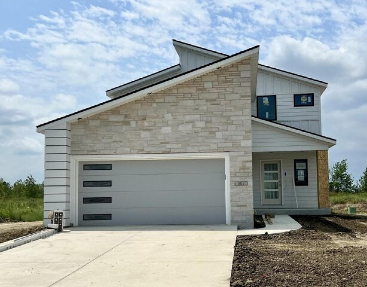 Picture of Home For Sale in Savoy, Illinois, United States