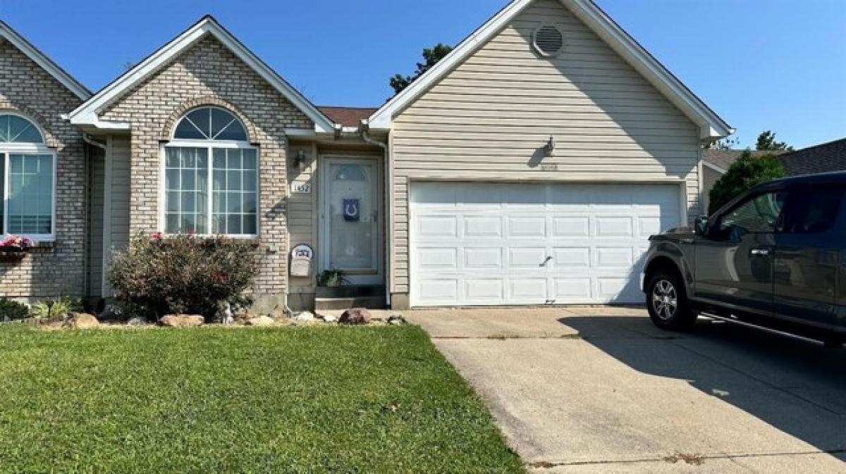 Picture of Home For Sale in Lawrenceburg, Indiana, United States