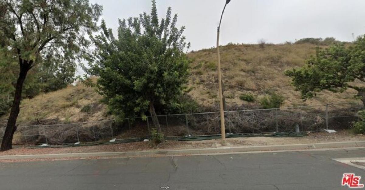 Picture of Residential Land For Sale in Glendale, California, United States