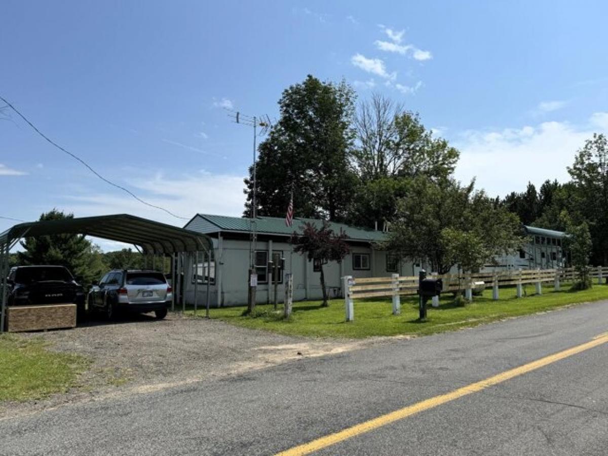 Picture of Home For Sale in Chase, Michigan, United States