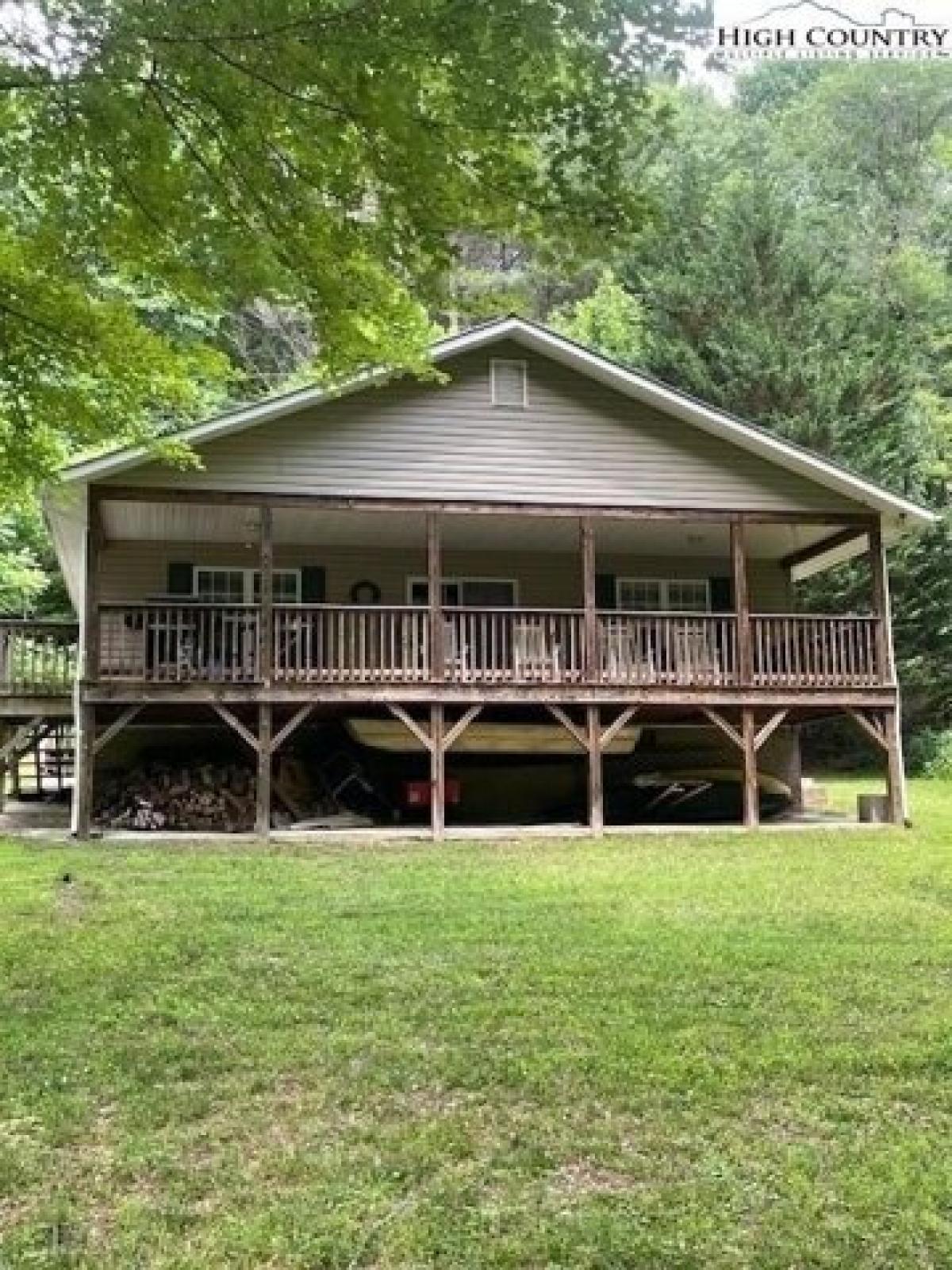 Picture of Home For Sale in Jefferson, North Carolina, United States