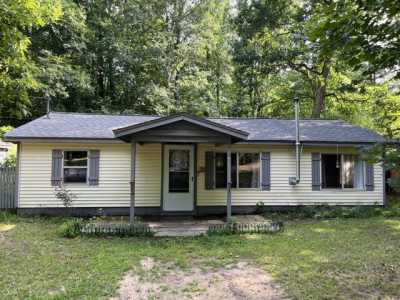 Home For Sale in Fountain, Michigan