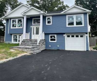 Home For Sale in Selden, New York