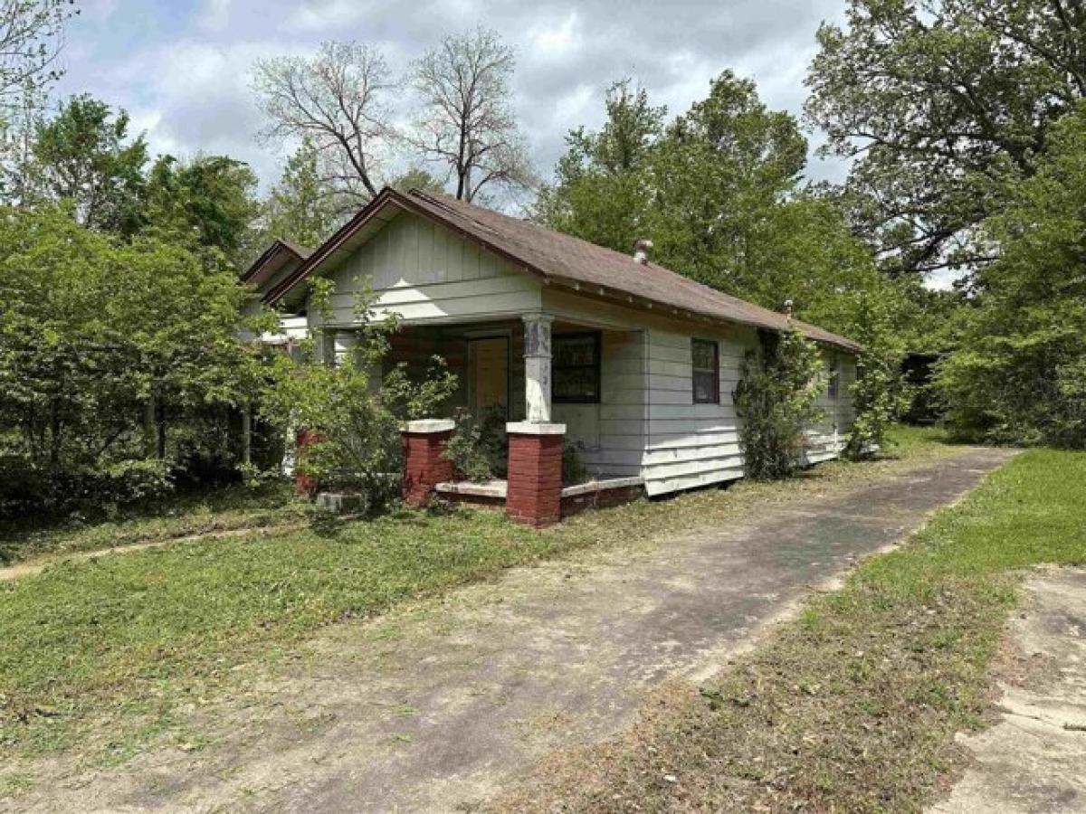 Picture of Home For Sale in Pine Bluff, Arkansas, United States