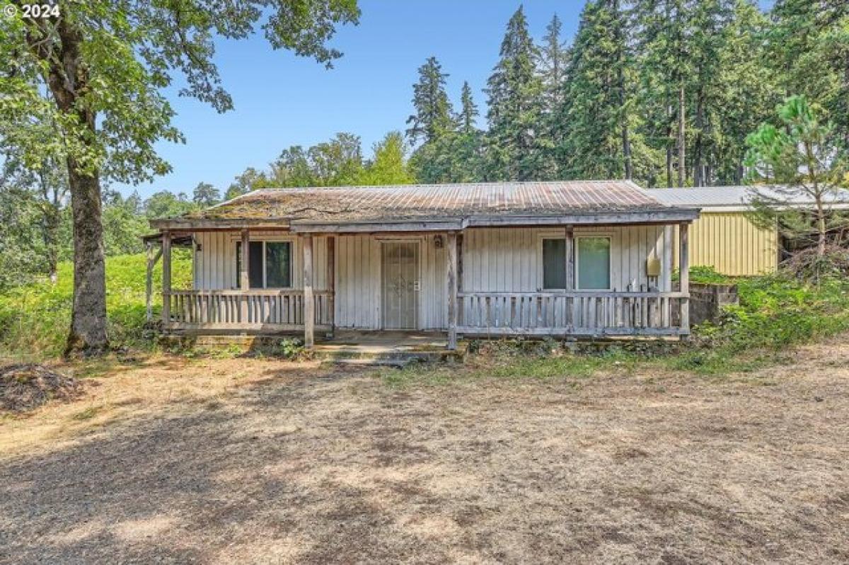 Picture of Home For Sale in Newberg, Oregon, United States