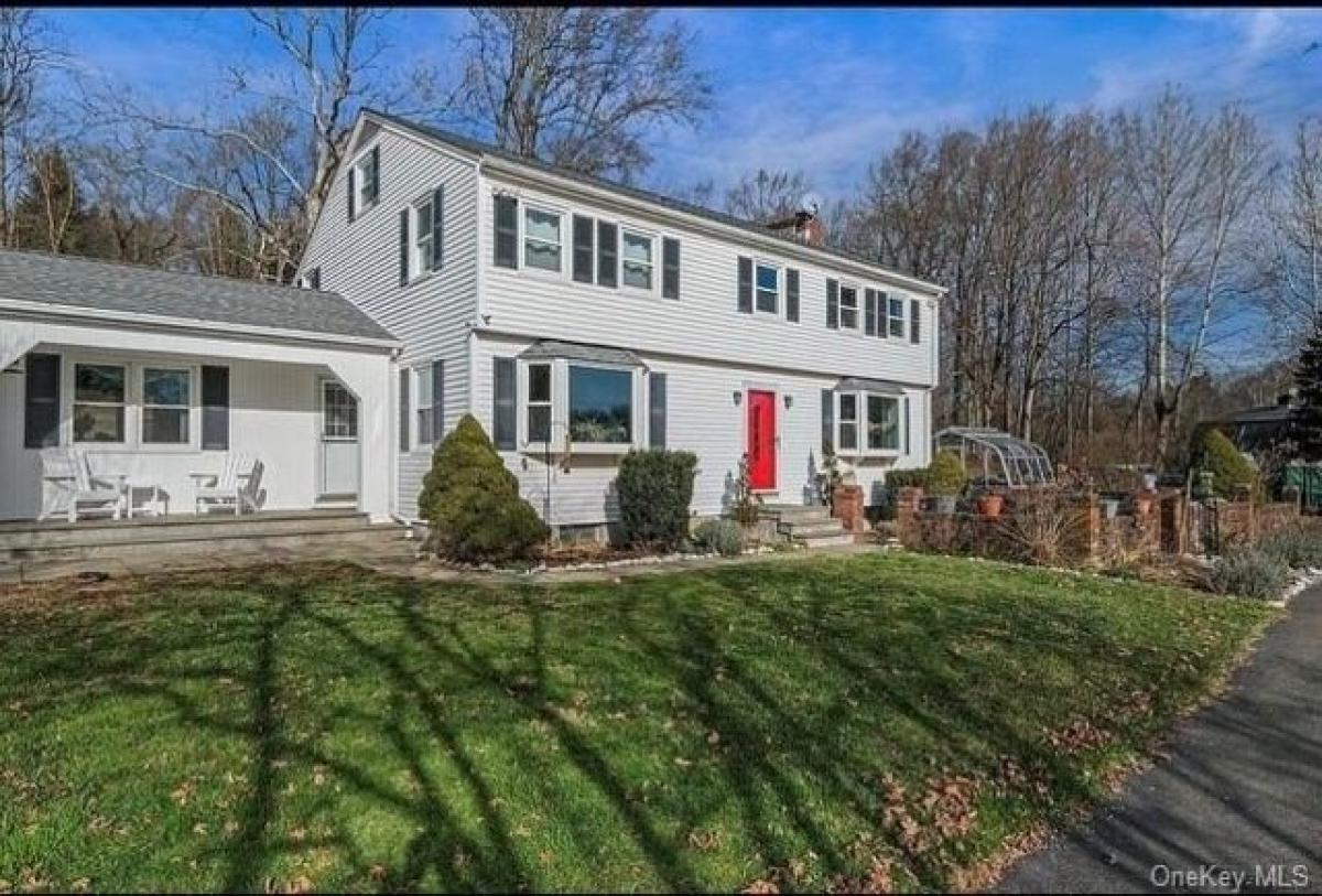 Picture of Home For Sale in Putnam Valley, New York, United States