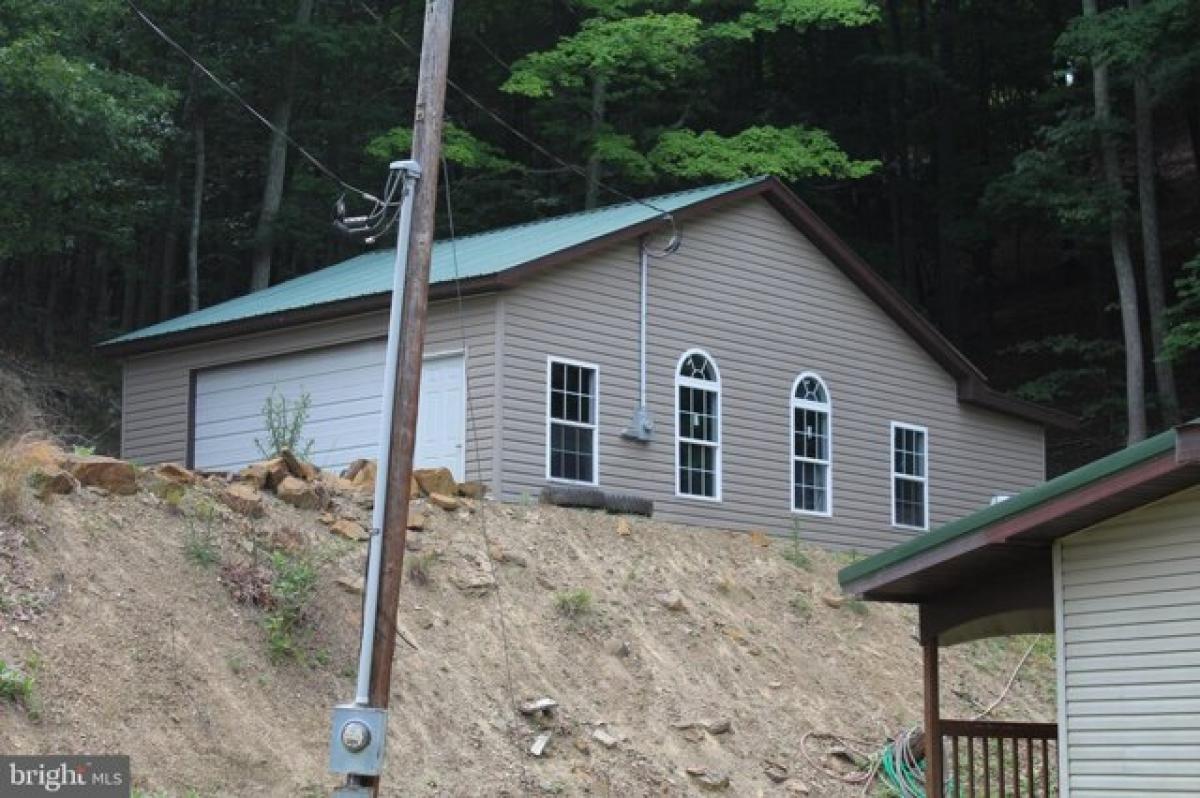 Picture of Home For Sale in Petersburg, West Virginia, United States