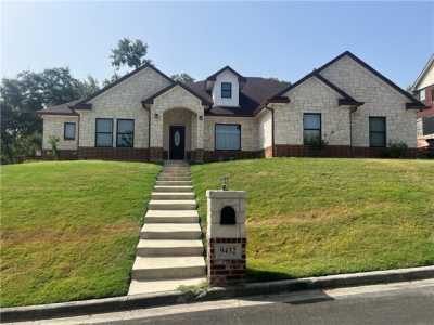 Home For Sale in Woodway, Texas