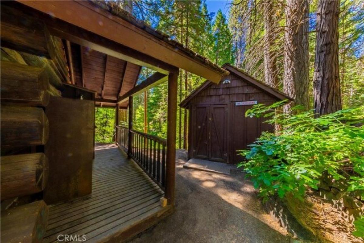 Picture of Home For Sale in Fish Camp, California, United States