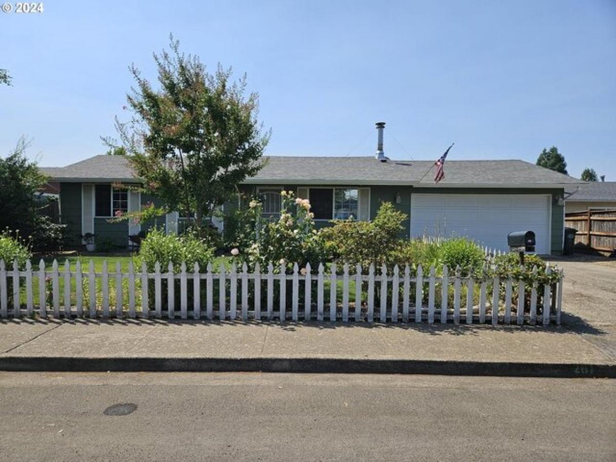 Picture of Home For Sale in Junction City, Oregon, United States