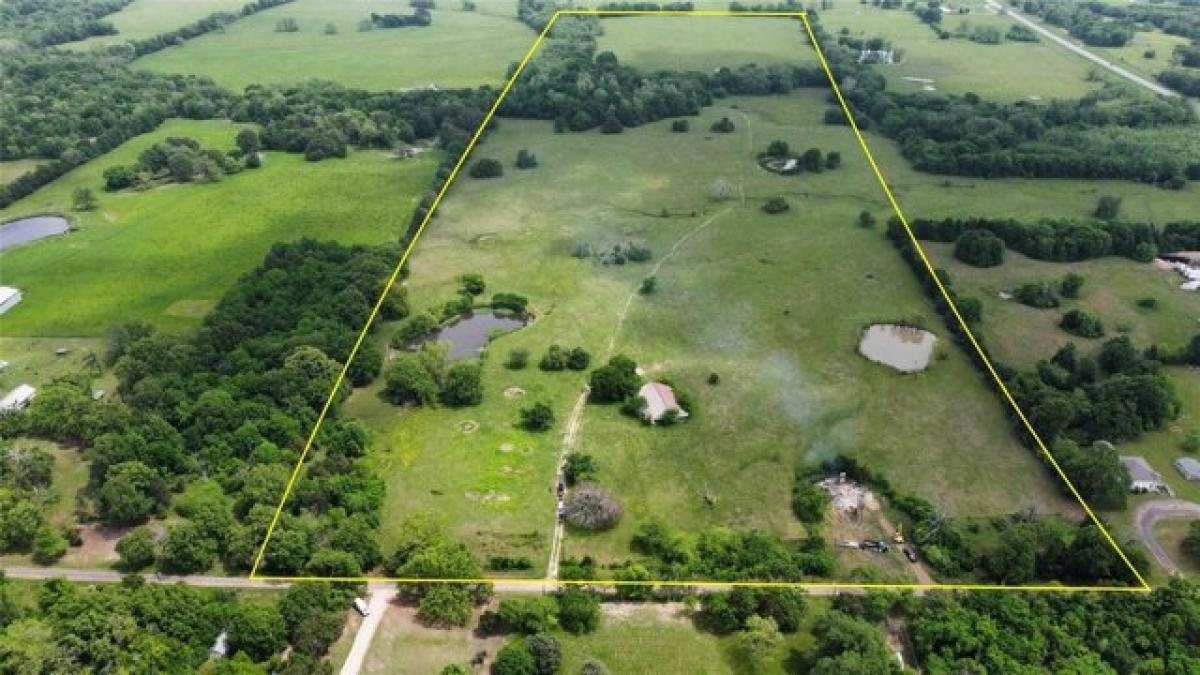 Picture of Residential Land For Sale in Clarksville, Texas, United States