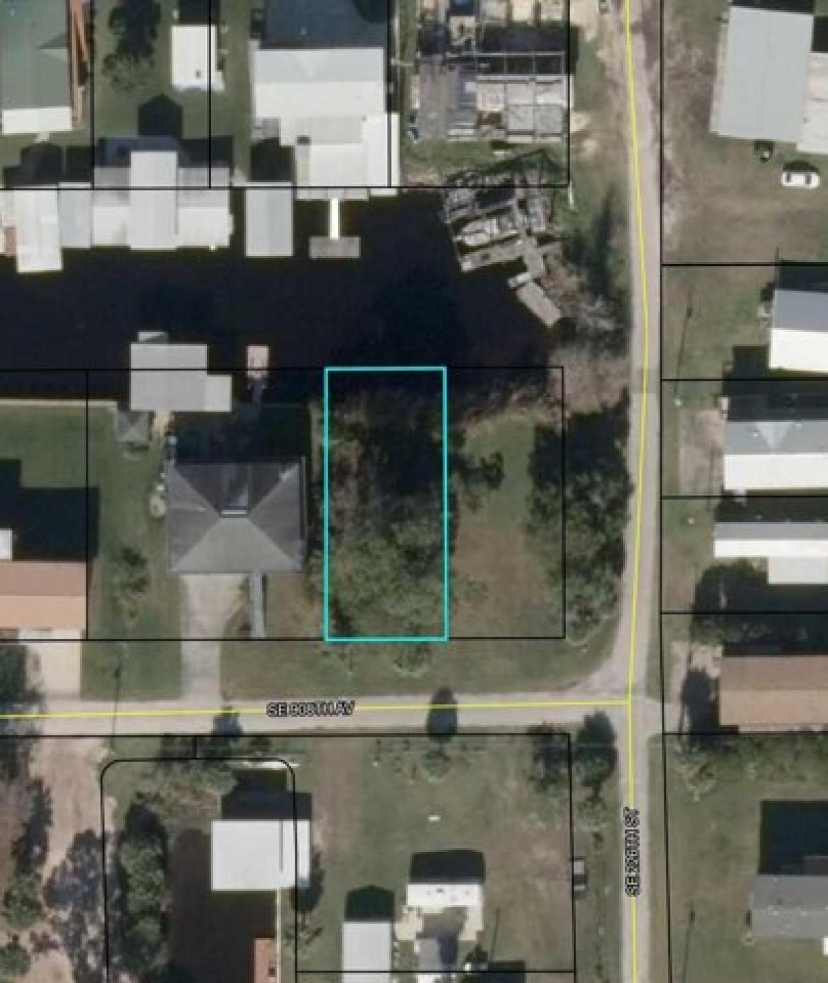 Picture of Residential Land For Sale in Suwannee, Florida, United States