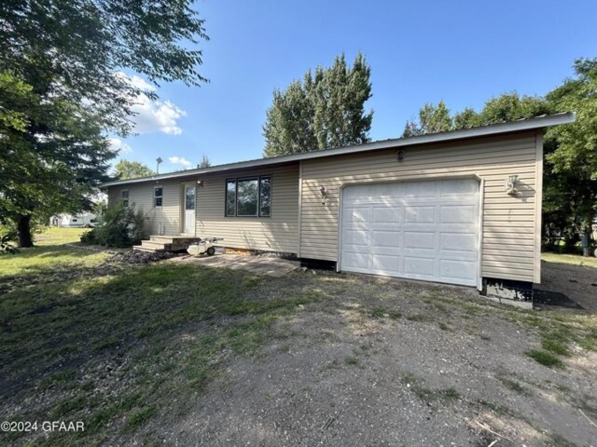 Picture of Home For Sale in Minto, North Dakota, United States