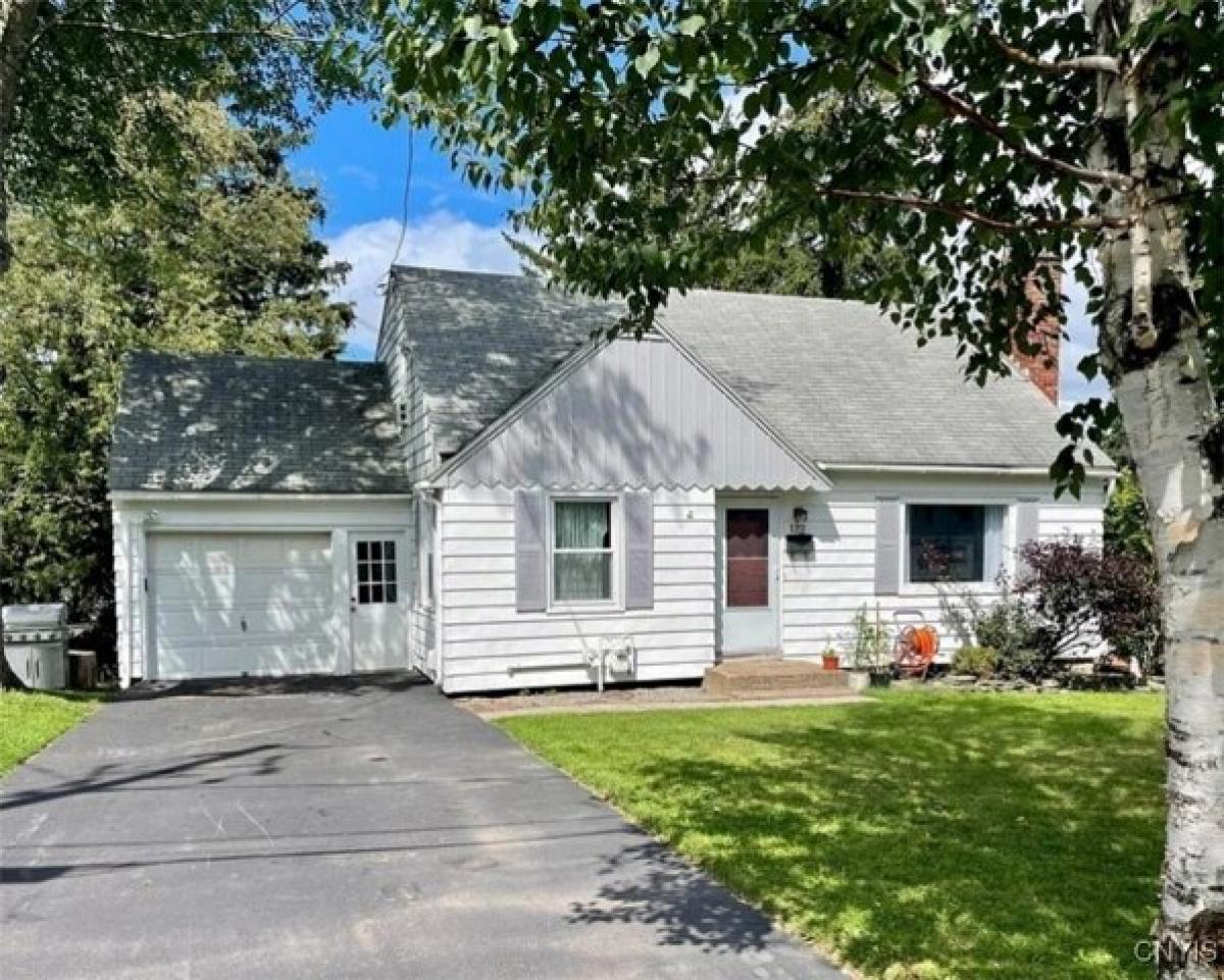 Picture of Home For Sale in Liverpool, New York, United States