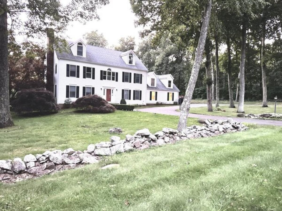 Picture of Home For Sale in Guilford, Connecticut, United States