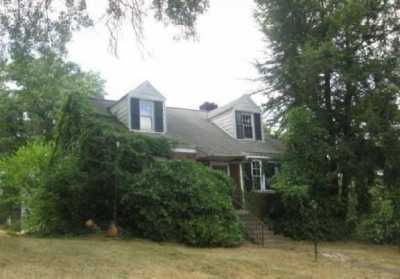 Home For Sale in Houston, Pennsylvania