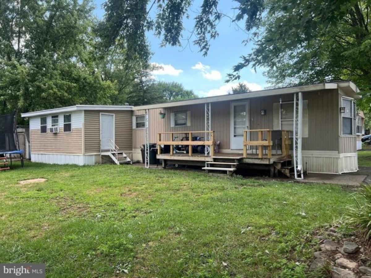 Picture of Home For Sale in Carlisle, Pennsylvania, United States