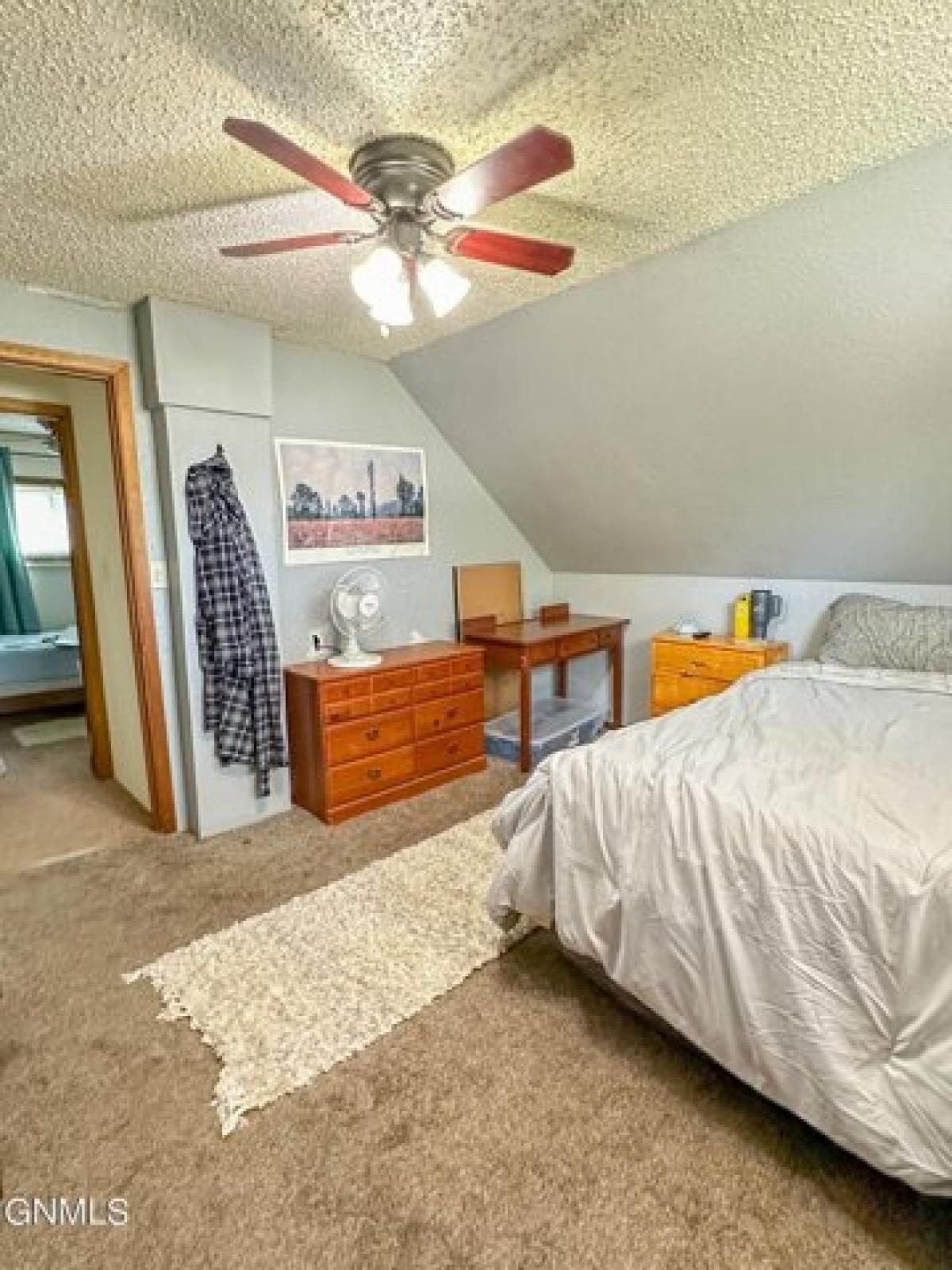 Picture of Home For Sale in Wilton, North Dakota, United States